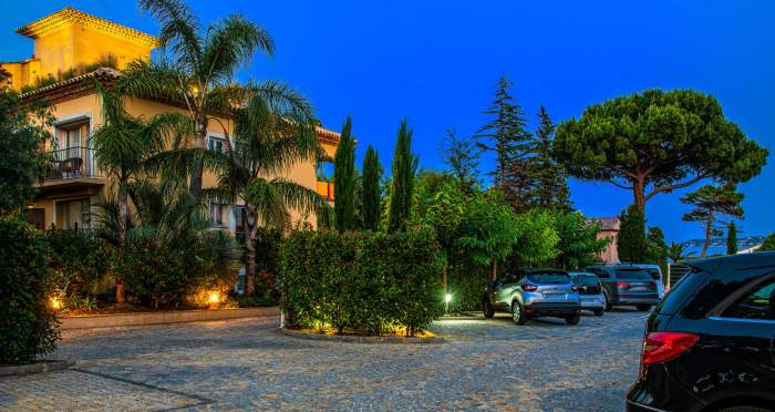 Hôtel 4 étoiles Sainte-Maxime, Best Western Premier Montfleuri, entrée de l'établissement 